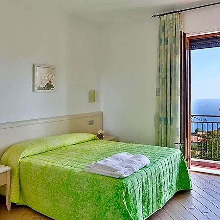 Bb Santalucia 4* Аджерола