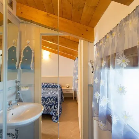 Bb Santalucia 4* Аджерола
